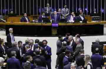 Câmara aprova texto-base do projeto de lei antifacção